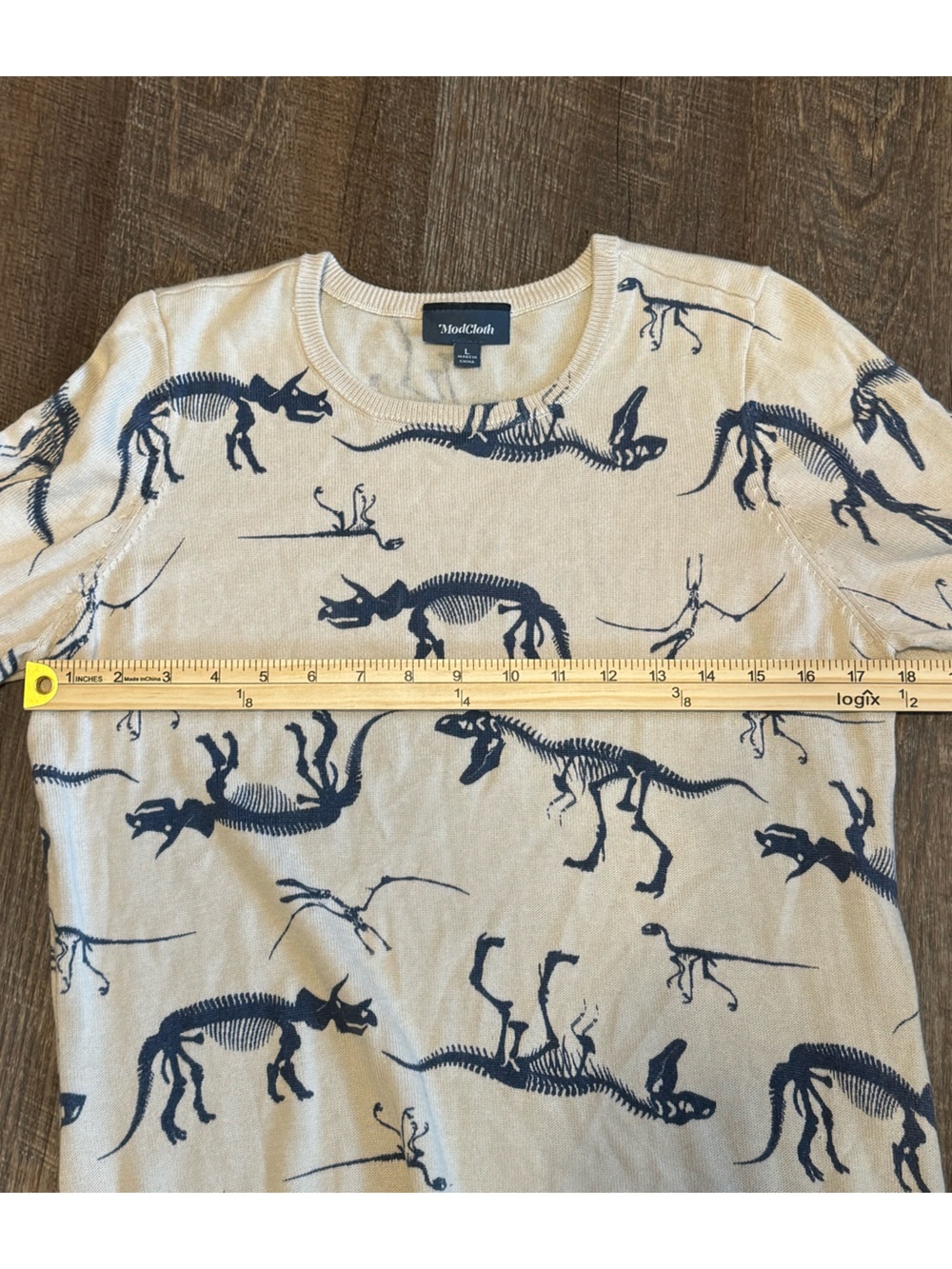 Lrg ModCloth 3/4 Sleeve Cream & Grey/Bluish Dinosaur Sweater - Picture 9 of 10